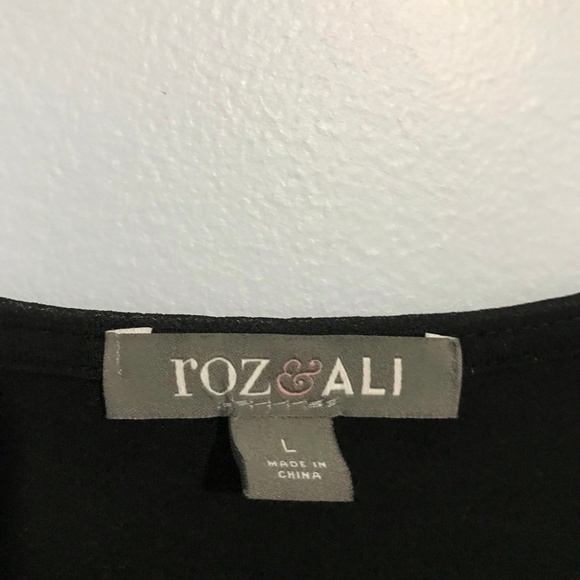 Roz & Ali Floral Sequin Neckline Top - Picture 5 of 6